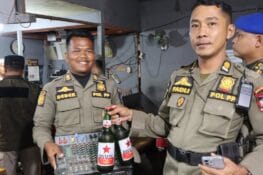 Satpol PP Padang Tertibkan Kafe Karaoke Tak Berizin di Indarung dan Kuranji