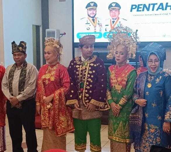 Seminar Sehari “Suntiang Cucuak”, Lestarikan Filosofi dan Keanggunan Hiasan Kepala Perempuan Minang