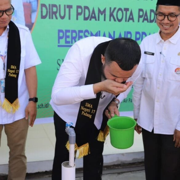 Wali Kota Padang Tinjau Fasilitas Air Bersih dan Jalan ke SMAN 17