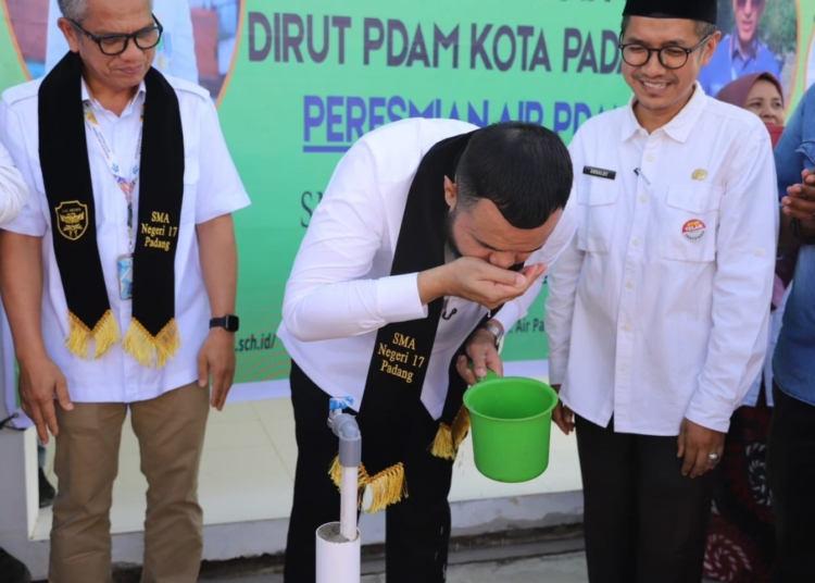 Wali Kota Padang Tinjau Fasilitas Air Bersih dan Jalan ke SMAN 17