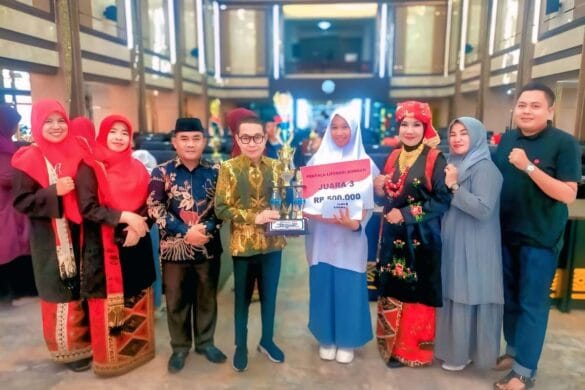 Siswi MAN Sawahlunto Raih Juara 3 Lomba Cipta Puisi Sumbar 2025