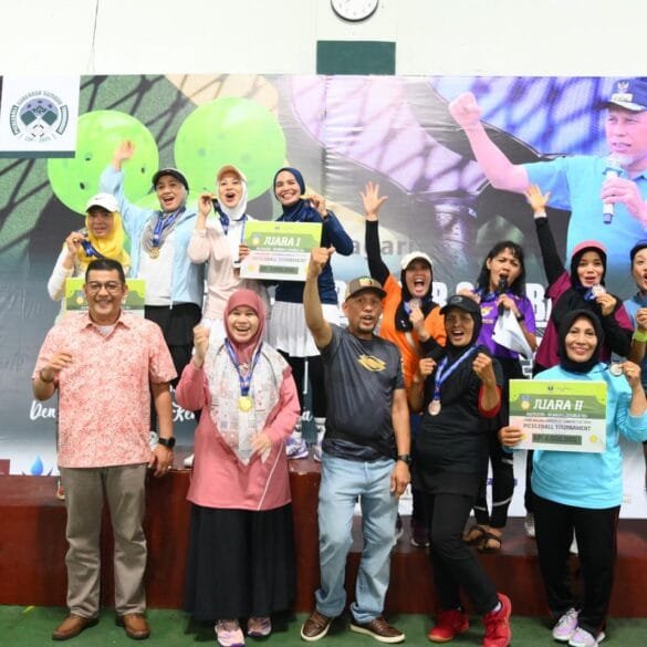 Raih Dua Emas Ummi Harneli Bahar Juaraii Pickleball Piala Gubernur Sumbar 