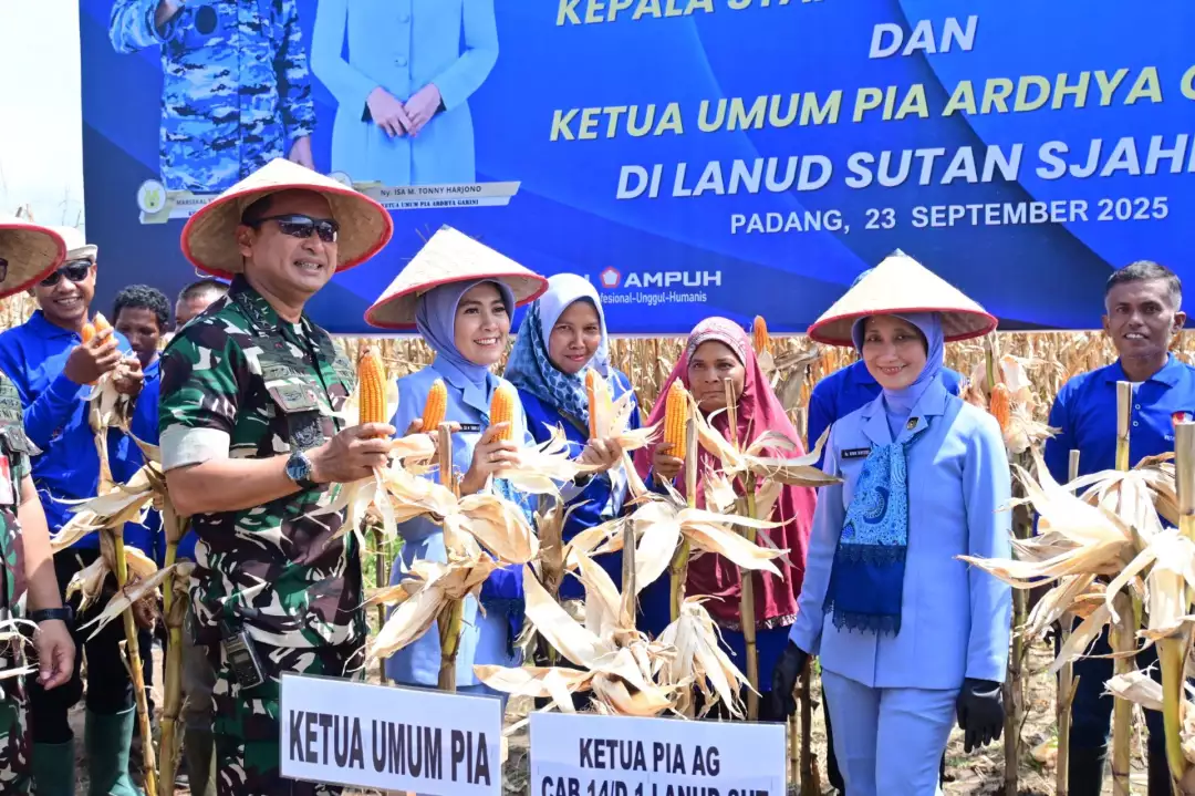 Kasau Tegaskan Dukungan TNI AU untuk Ketahanan Pangan Nasional di Padang