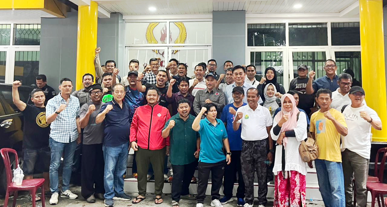 Kembalikan Formulir, Pasangan Hamdanus-Dipo Diantar Puluhan Pendukung 