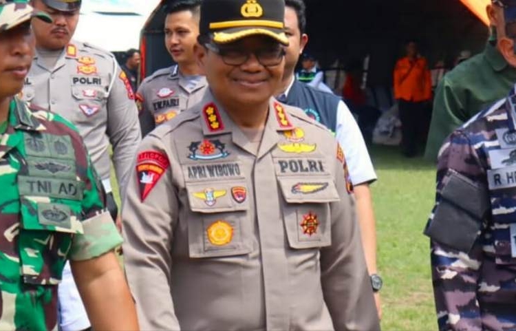 Kapolresta Padang Apri Wibowo bersama unsur TNI, Polri, dan BPBD dalam simulasi bencana megathrust di Lapangan Imam Bonjol, Padang, 3 September 2025.