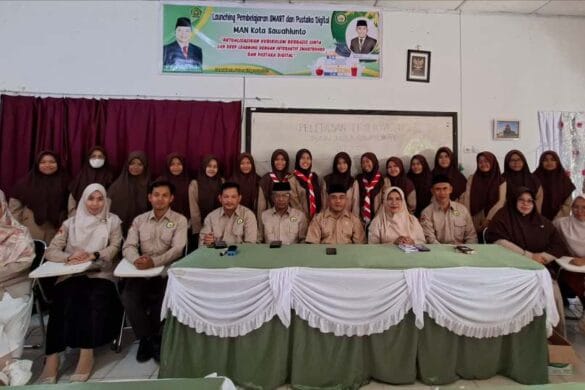 MAN Sawahlunto Lepas 18 Siswa Ikuti Olimpiade Madrasah Indonesia 2025