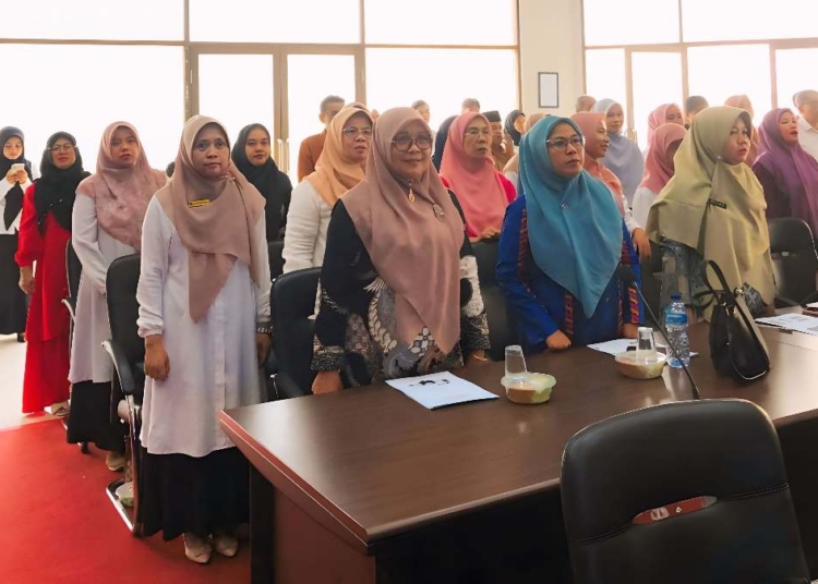Hj. Marliza dan Amelia Saputri dari MAN 3 Kota Padang pada acara Optimalisasi UKS/M di Gedung Bagindo Azis Chan, Padang, Rabu, 10 September 2025.