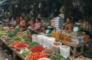 Harga pangan Sumatera Barat per 11 September 2025, cabai merah keriting masih tinggi, sementara beras dan telur turun.