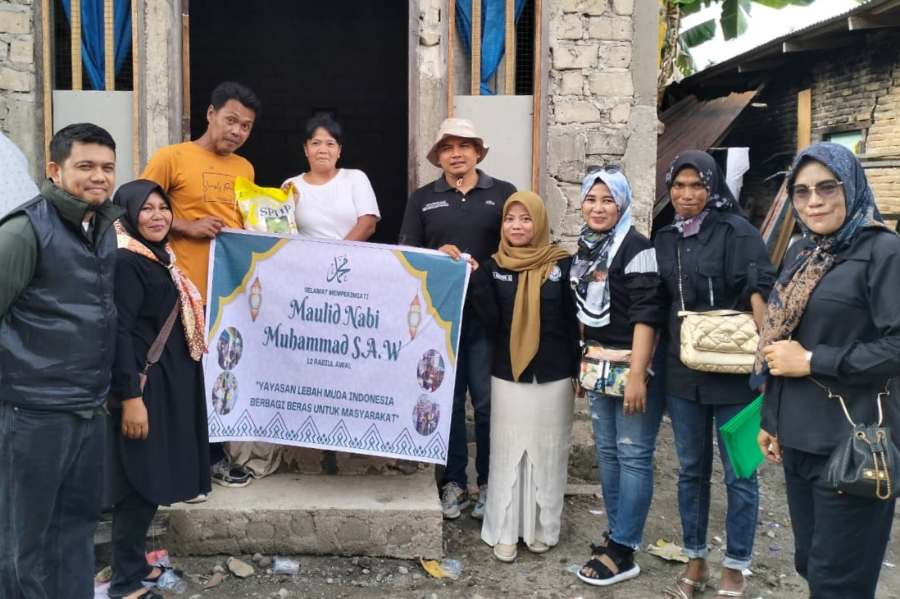 Berbagi Telur untuk Lansia, Yayasan Lebah Muda Ajak Masyarakat Jadi Pahlawan Masa Kini