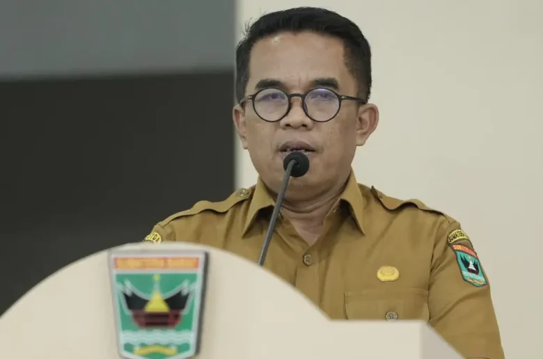 Kepala Bapenda Sumbar Syefdinon