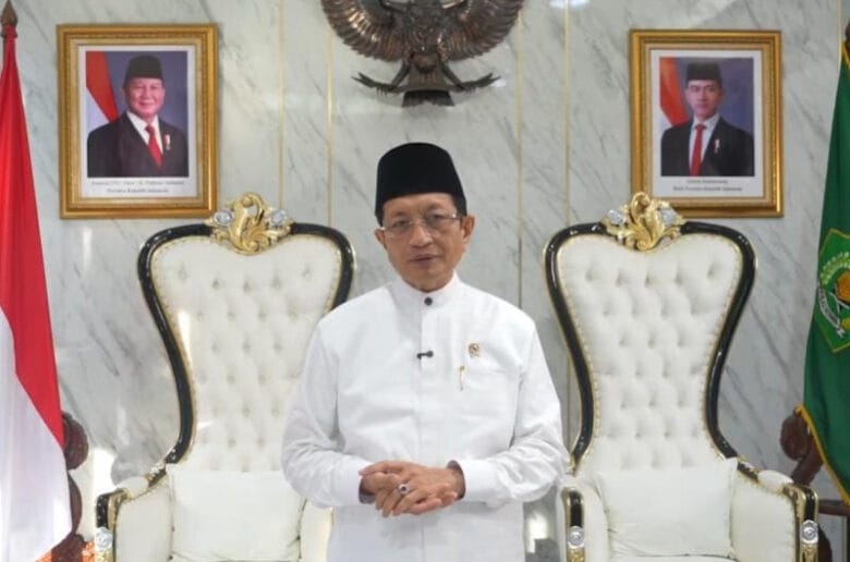 
Minta Maaf, Menag Jelaskan Upaya Pemerintah Sejahterakan Guru
