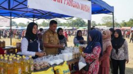 Ilustrasi - BI, Bulog, dan Pemprov Sumbar kembali menggelar pasar murah di sejumlah kabupaten/kota. Beras, gula, minyak goreng, hingga cabai dijual dengan harga terjangkau.