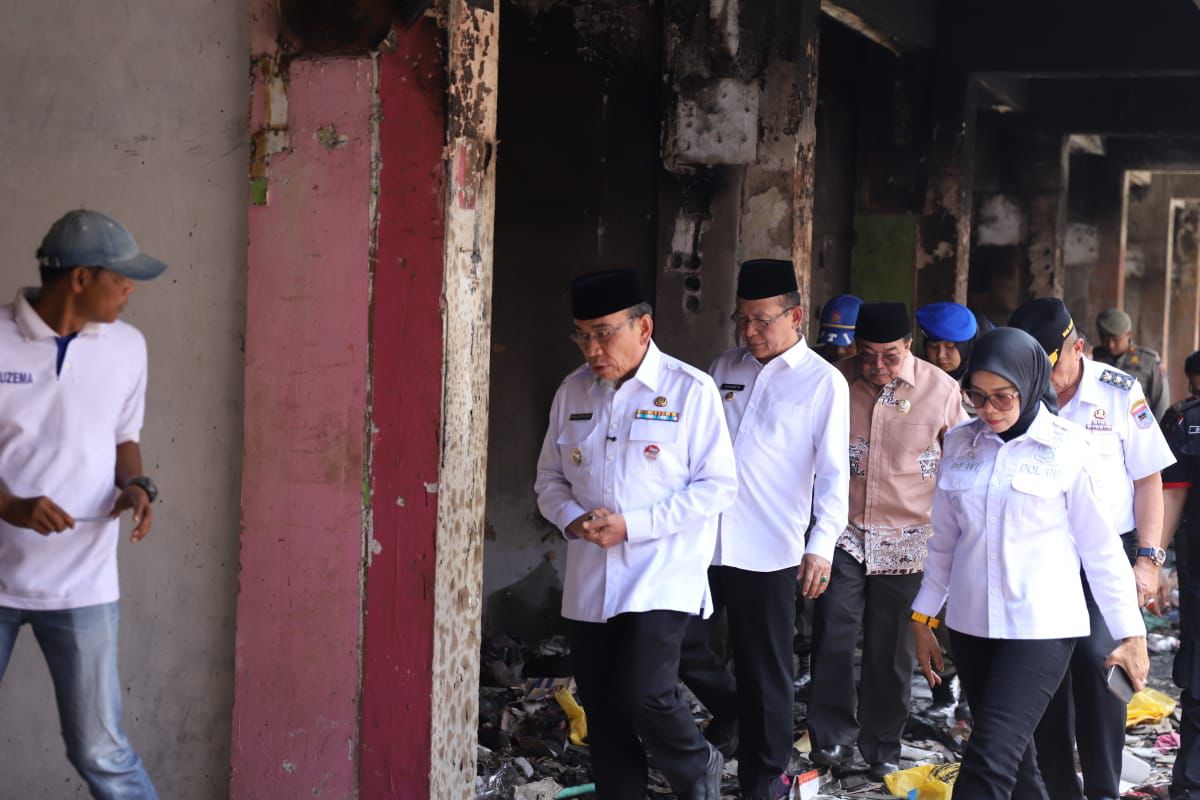 Pemko Padang Salurkan Bantuan Rp182 Juta untuk Korban Kebakaran Pasar Payakumbuh