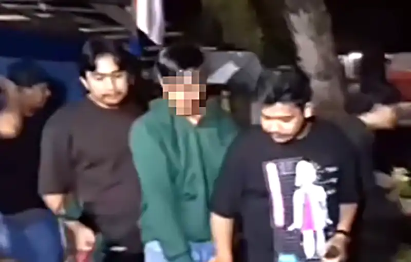 Tim Satresnarkoba Polresta Padang mengamankan residivis narkoba ZS dengan barang bukti sabu di Lubuk Begalung. (IG Info.Minang)