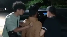 Tim Resmob Polda Sumbar mengamankan pelaku penggelapan motor dan pencurian iPhone di Padang Barat. (IG info.padang24)