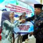 Wako Hendri Luncurkan Tabungan BERSAMA dan Serahkan Bantuan UMKM