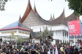 Aksi ‘Sumbar Melawan’: Mahasiswa, Ojol, Guru, hingga Emak-emak Turun ke Jalan