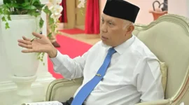 Gubernur Sumatera Barat, Mahyeldi, saat memberikan pernyataan terkait instruksi tegasnya untuk menertibkan aktivitas penambangan tanpa izin (PETI) di seluruh wilayah Sumbar.