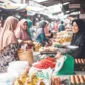 Ilustrasi - Suasana pasar tradisional di Kota Padang pada kios yang menjual bahan pangan pokok. (Ist.)