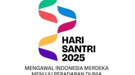 Logo resmi Hari Santri 2025 bertajuk Pita Cakrawala dengan enam pita berwarna.