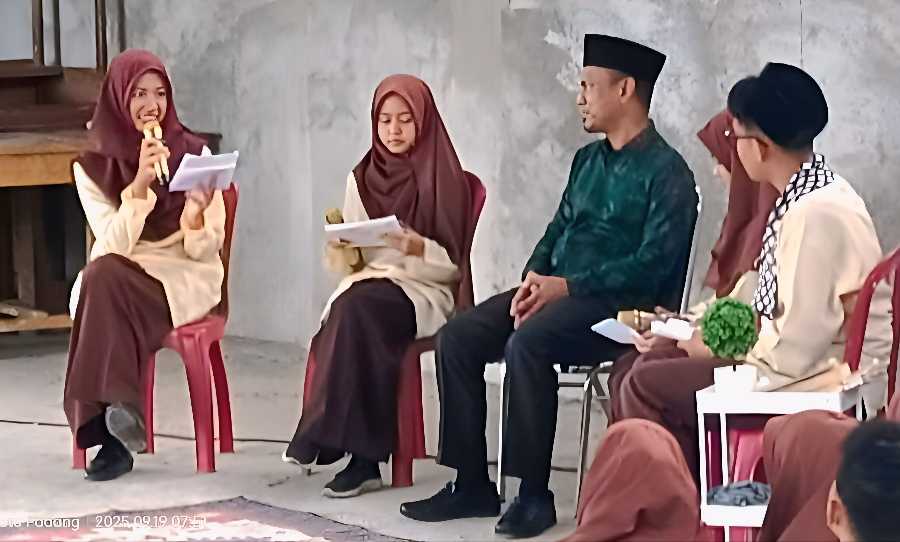 Kreatif dan Kekinian! Siswa MAN 3 Padang Ubah Muhadharah Jadi Talk Show Penuh Interaksi