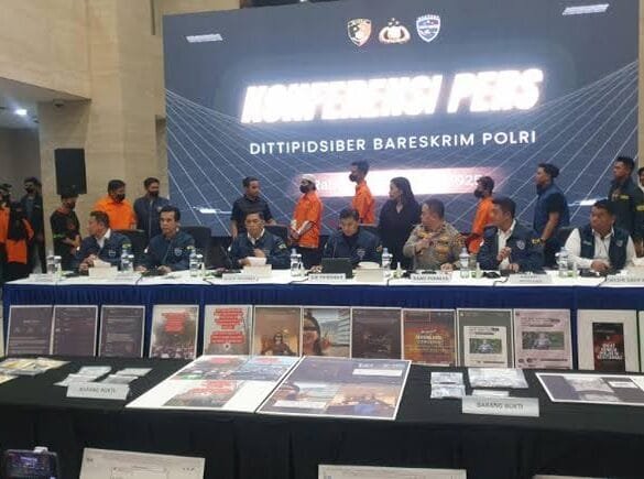 Belasan Pemilik Akun Medsos Ditangkap Polisi