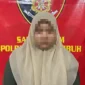 Tim Buser Satreskrim Polres Payakumbuh mengamankan mahasiswi pelaku pencurian di toko thrift pakaian Amor. (Ist.)