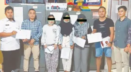 Satreskrim Polres Solok Kota mengamankan tiga wanita karyawan PT Amartha Micro Fintex wilayah Solok karena diduga menggelapkan dana perusahaan hampir Rp100 juta. (Ist.)