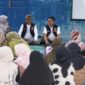 Satpol PP Kota Padang saat memberi penyuluhan pencegahan tawuran di SMP Negeri 6 Kota Padang.