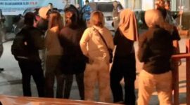 Satpol PP Kota Padang menggelar razia Jumat dini hari (19/9/2025) dan mengamankan 15 orang, termasuk remaja yang kedapatan mabuk dan pasangan bukan suami-istri di penginapan. (Ist.)