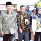 Wakil Wali Kota Padang, Maigus Nasir yang mewakili Wali Kota Padang, bersama Ketua Forum Kota Sehat (FKS) Padang, Rukayah Anwar menyambut kedatangan Tim Verifikasi KKS Pusat di Padang, Kamis (18/9/2025). (Ist.)