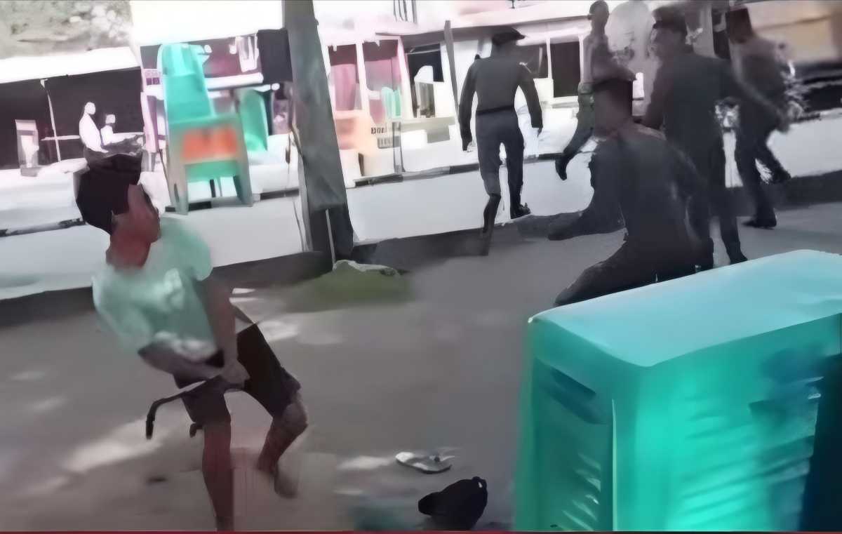 Penertiban di Jalan Samudera Ricuh, Dua PKL Serang Petugas Satpol PP dengan Linggis
