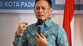 Kepala DP3AP2KB Kota Padang Eri Sendjaya mengimbau orangtua mengantarkan anak salat subuh ke masjid sebagai dukungan terhadap program Smart Surau. (Ist.)