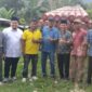 Wakil Ketua DPRD Padang Osman Ayub meninjau kawasan Kelok Kuranji yang belum memiliki akses jalan dan listrik memadai. (Ist.)