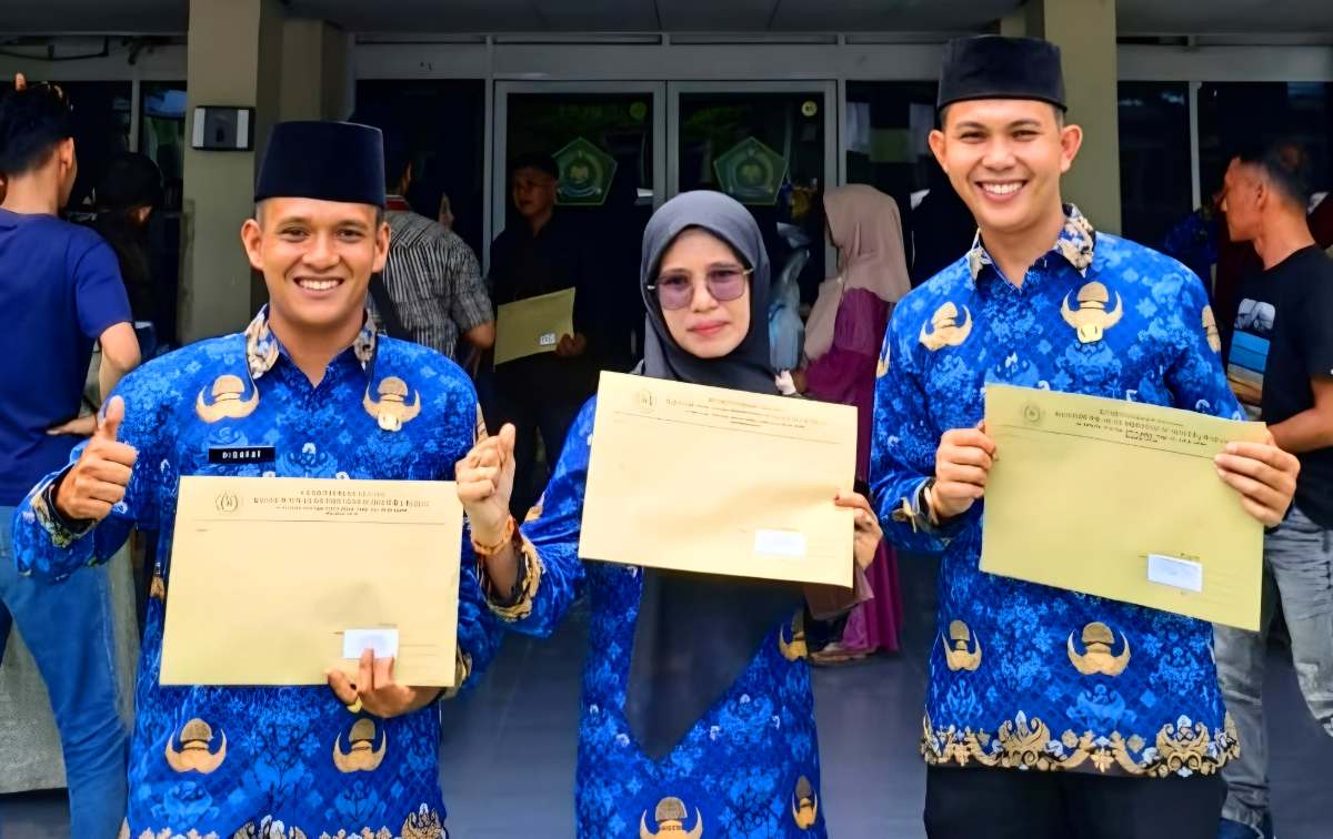 Tiga Honorer MAN 3 Padang Dilantik Jadi PPPK, Kemenag Sumbar Tegaskan ASN Adalah Teladan 24 Jam
