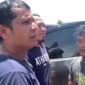 Petugas kepolisian dari Polres Padang Pariaman dan Polsek Nan Sabaris saat mengamankan salah seorang dari dua terduga pelaku pencurian pemberatan di Korong Jiraik Baruah, yang berhasil ditangkap kurang dari 24 jam setelah kejadian. (Ist.)