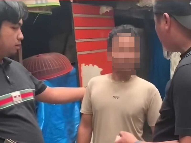 Tim Rajawali Satnarkoba Polresta Padang menggerebek bangunan kosong di kawasan Purus, Padang Barat, Senin (13/10/2025), dan mengamankan satu pelaku beserta barang bukti sabu.