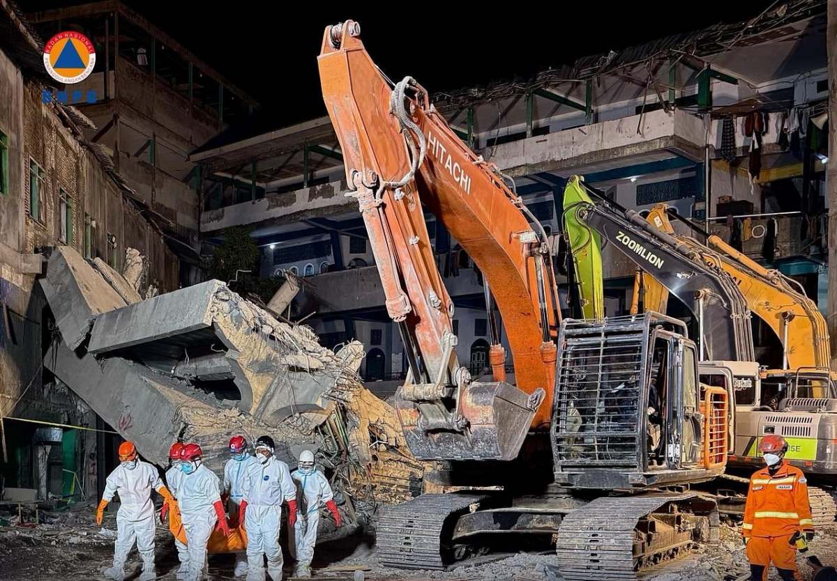 Di Balik Runtuhnya Musala Ponpes Al Khoziny: 9 x 24 Jam yang Menguji Kemanusiaan