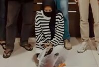 Polresta Bukittinggi mengamankan IC (21), ibu kandung yang membunuh bayinya dengan disiram air di kamar mandi dan dibuang ke Ngarai Sianok. (Ist.)
