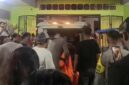 Petugas kepolisian saat mengevakuasi jasad mahasiswi N (24) yang ditemukan di kamar kos di Jalan Veteran Dalam, Kecamatan Padang Barat, Kota Padang. (Ist.)