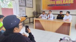 Kasat Reskrim Polres Payakumbuh, IPTU Andrio Surya Putra Siregar, menyampaikan hasil penyelidikan forensik terkait penyebab kebakaran Pusat Pertokoan Pasar Blok Barat Payakumbuh. (Ist.)
