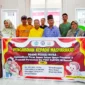 Tim pengabdian masyarakat Universitas Mercubaktijaya berfoto bersama saat menggelar program
‘Suami Peduli Nifas’ bersama mitra PMB Netti di Padang, September–November 2025. (Ist.)