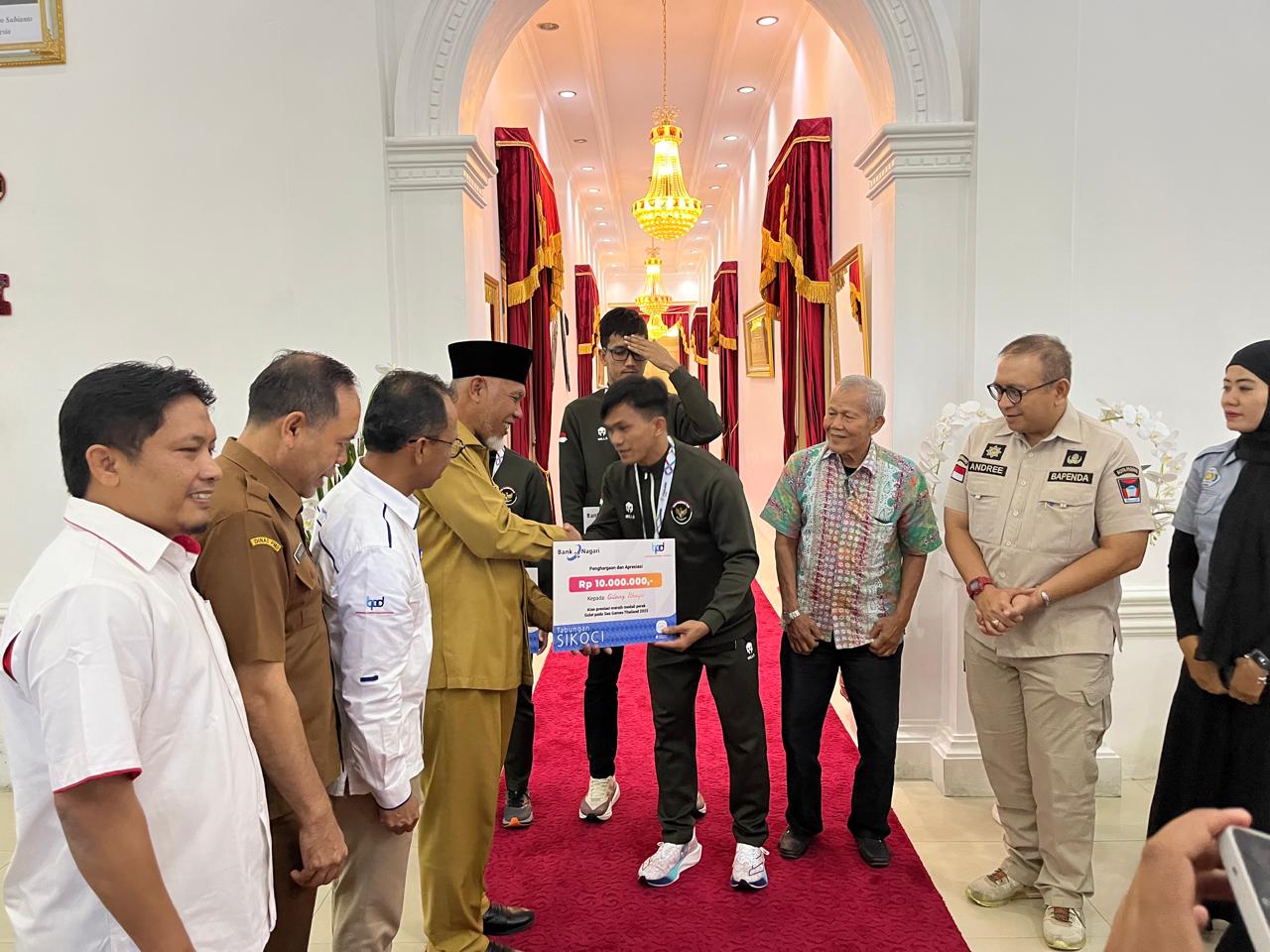 Tiga Duta Olahraga Sumbar Peraih Medali di Sea Games dijamu Mahyeldi Digubernuran 