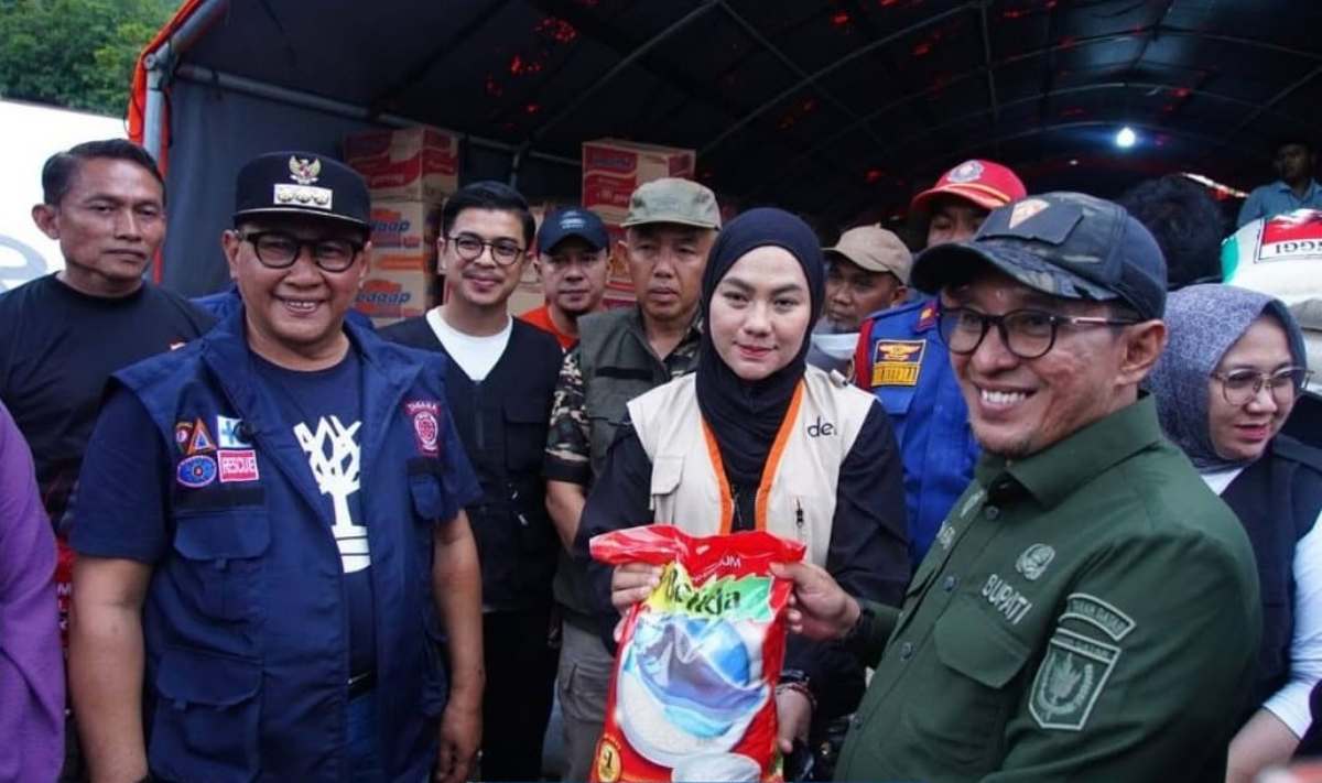 Jalur Mulai Terbuka! Wali Kota Bukittinggi Kirim Sembako ke Tanah Datar, 67 Rumah Warga Hanyut ke Danau