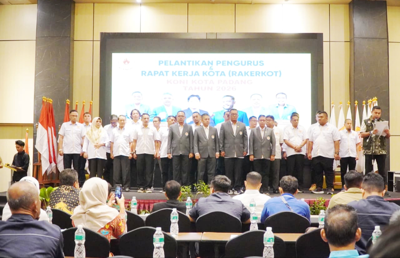 Pengurus KONI Padang Dilantik, Fadly Amran: Kota Padang Ikut dan Siap Sukseskan Porprov 2026