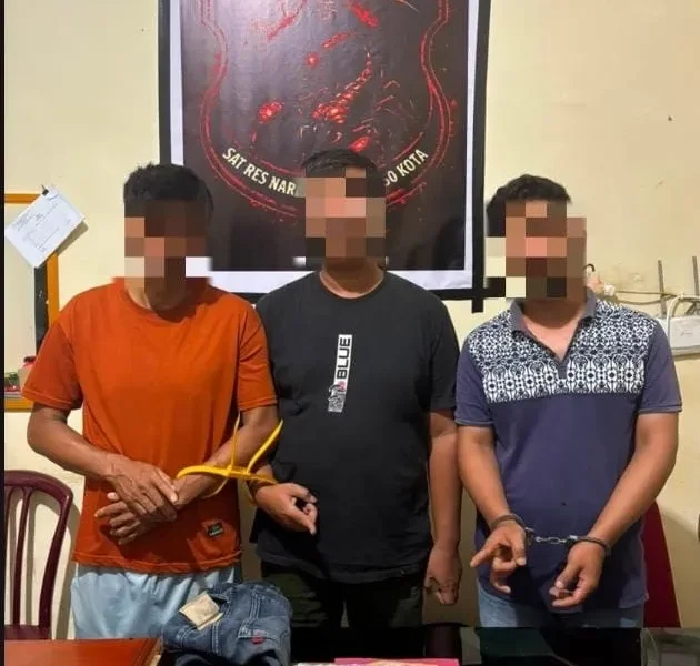 Satresnarkoba Polres 50 Kota Ungkap Kasus Dugaan Penyalahgunaan Sabu dan Satresnarkoba Polres 50 Kota Ungkap Kasus Dugaan Penyalahgunaan Sabu dan Ganja, Tiga Orang Diamankan