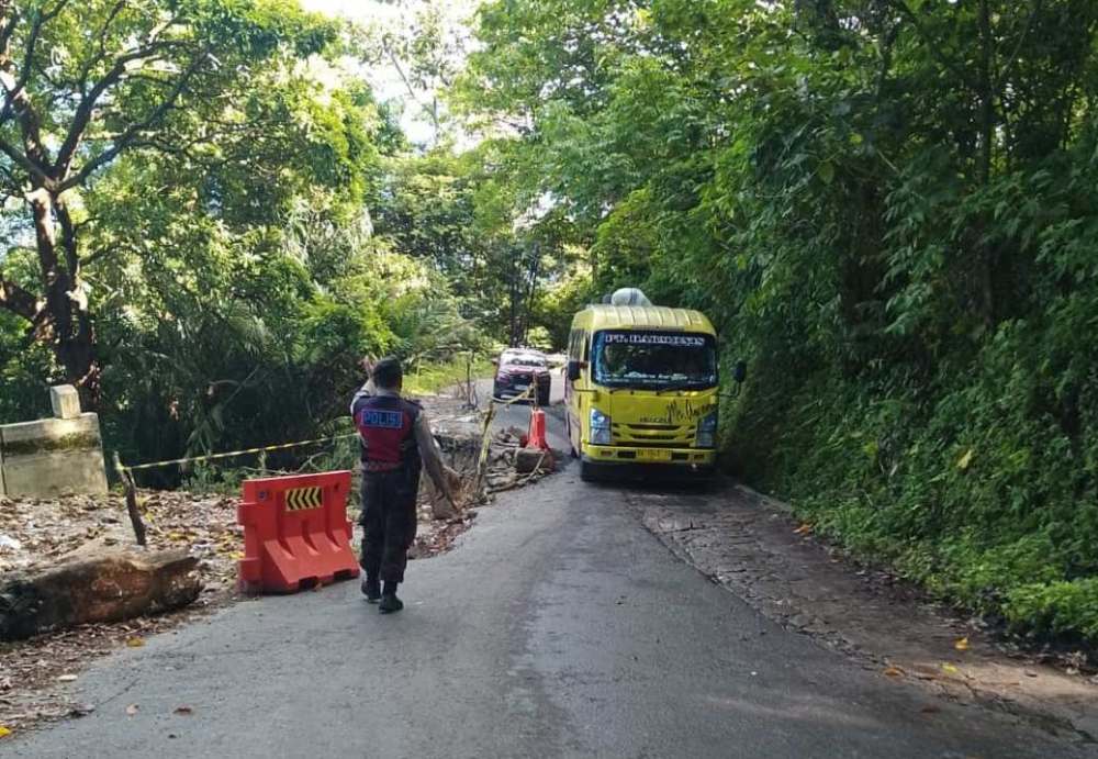 Jalan Amblas, Jalur Kelok 10 Maninjau Diberlakukan Buka Tutup