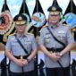 Komjen Pol Gatot Tri Suryanta (kiri) bersama Kapolda Sumatera Barat yang baru, Irjen Pol Djati Wiyoto Abadhy (kanan) saat menghadiri upacara Serah Terima Jabatan (Sertijab) di Rupatama Mabes Polri, Sabtu, (4/7/2026). (Ist.)