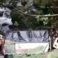Satu unit truk Colt diesel dengan bak tertutup terpal hitam tampak ringsek di dasar jurang dikawasan Kelok Sembilan, Kabupaten Limapuluh Kota. (Ist.)
