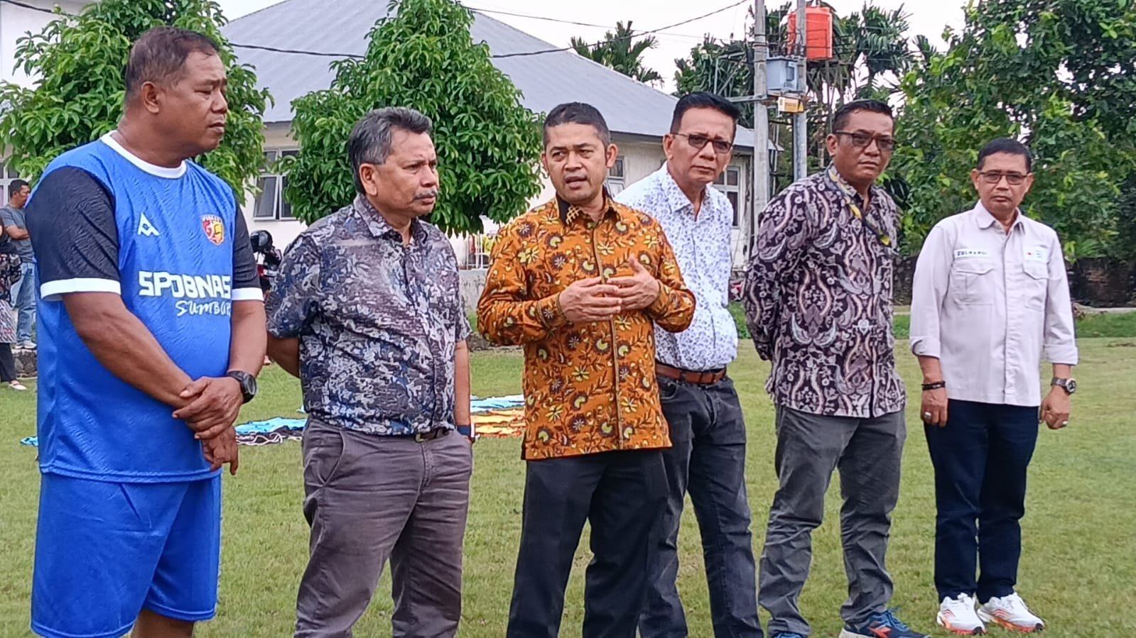 Ketua KONI Erianto Bersama Rombongan Sambangi TC Tim Sepak bola Kota Padang